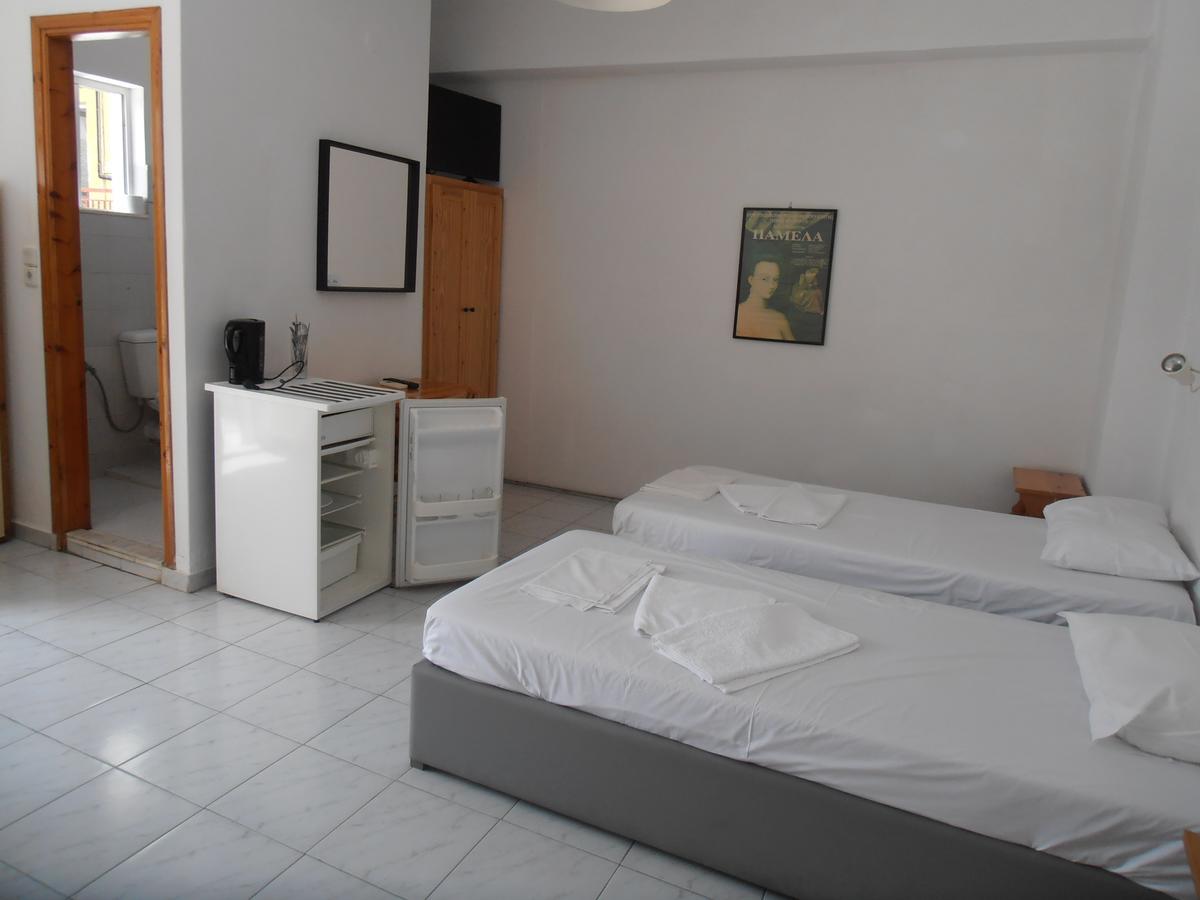 Diana Rooms Chrissi Akti Chania Exterior foto
